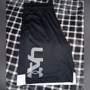 Boys Under Armour Shorts Size Large